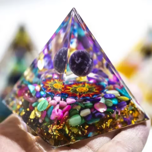 Orgonite Pirâmide Reiki | Cristais Protetores